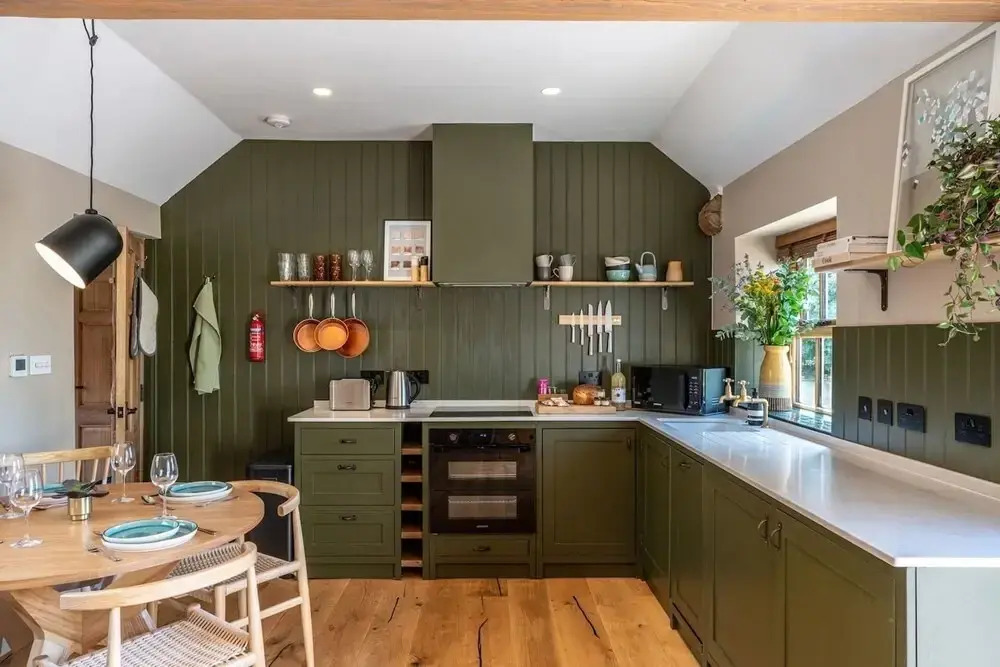 Morden Rustic Country Converted Stable, Kent Downs