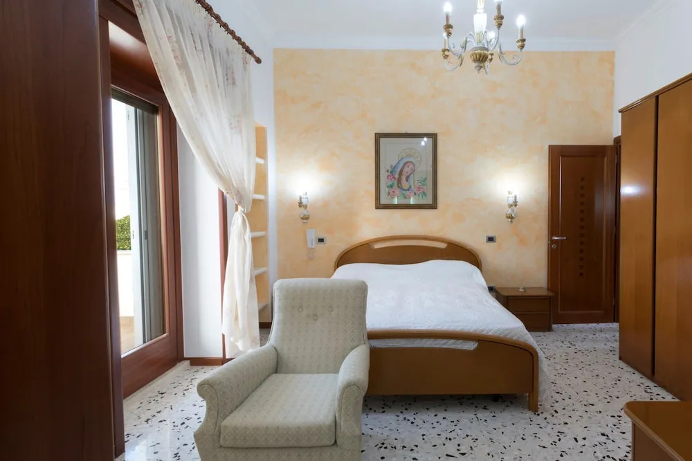Villa Eleonora con piscina Fronte Mare