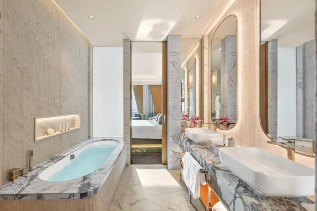 Отель Mandarin Oriental Downtown