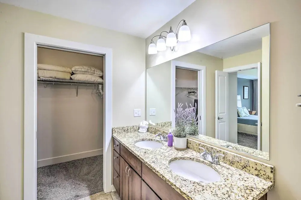 Grand Haven Condo w/ Patio < 1 Mi to Downtown