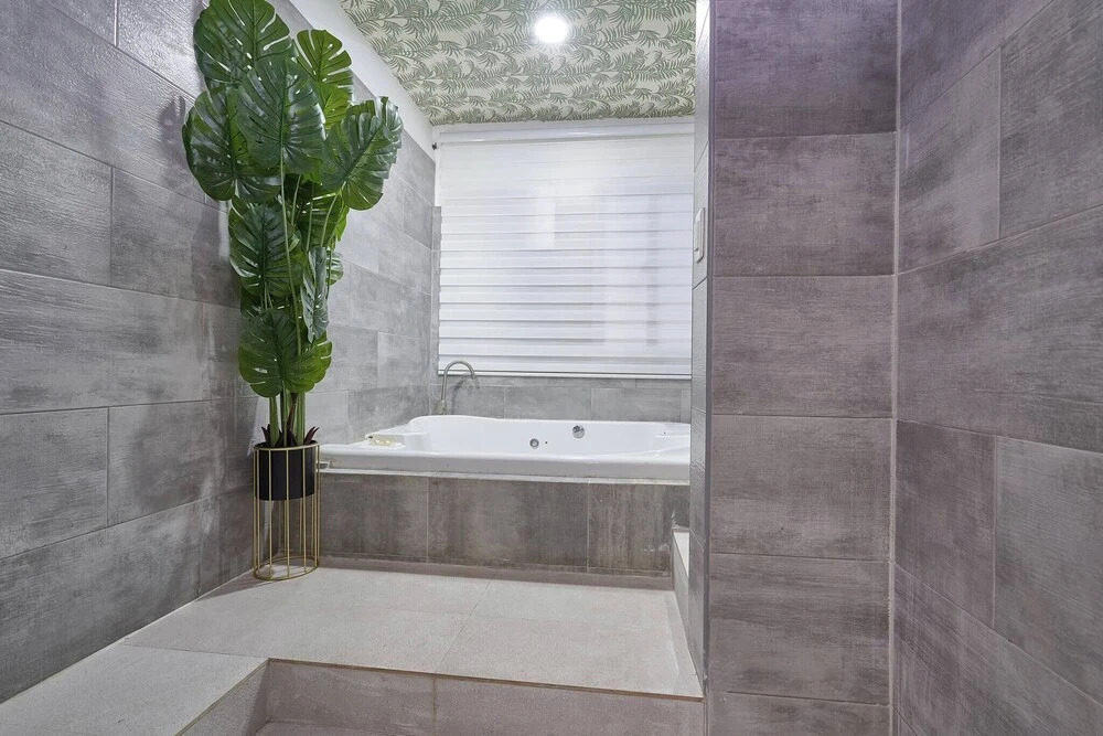 Luxurious 3-bedroom Condo With City Views in Santo Domingo
