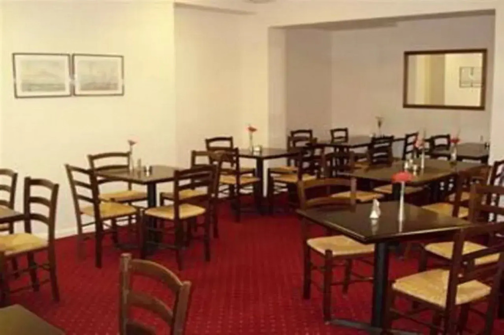Palace Court Hotel