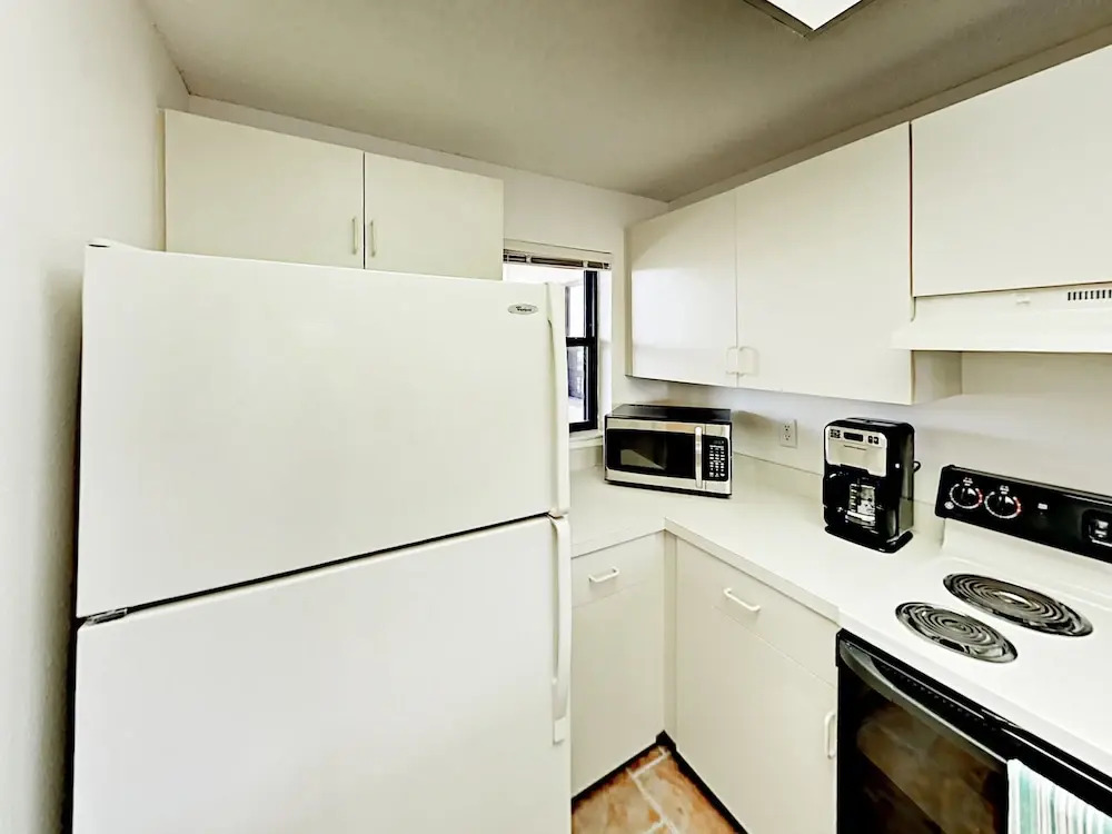Beach-Themed #F32 - 2 Br Condo