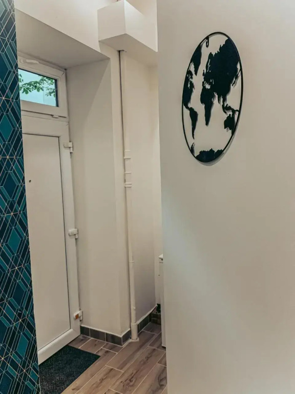 Heroes Square Apartment