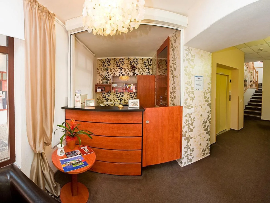 Hotel & Apartments U Černého orla