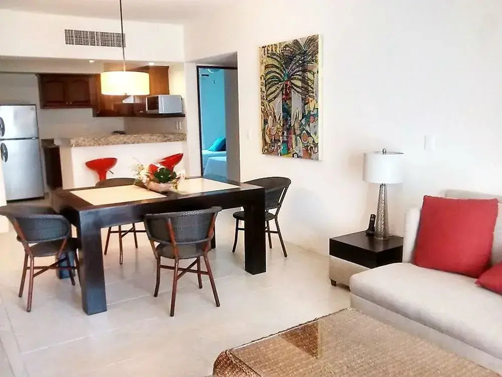 Luna Maya? Beautiful 2BR Beach Condo By Select