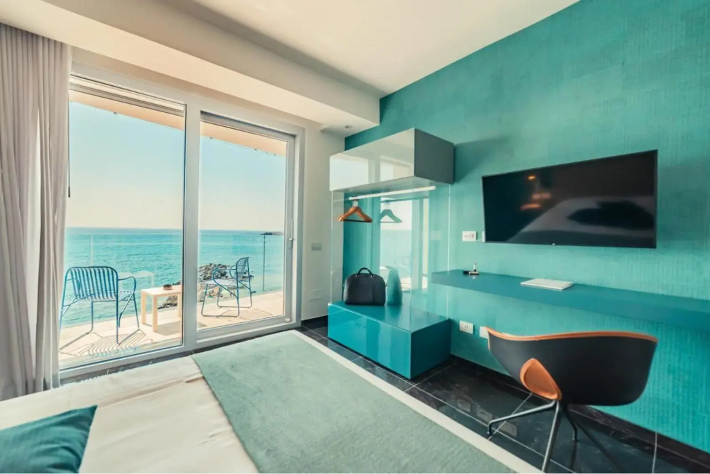 Nautilus Hotel