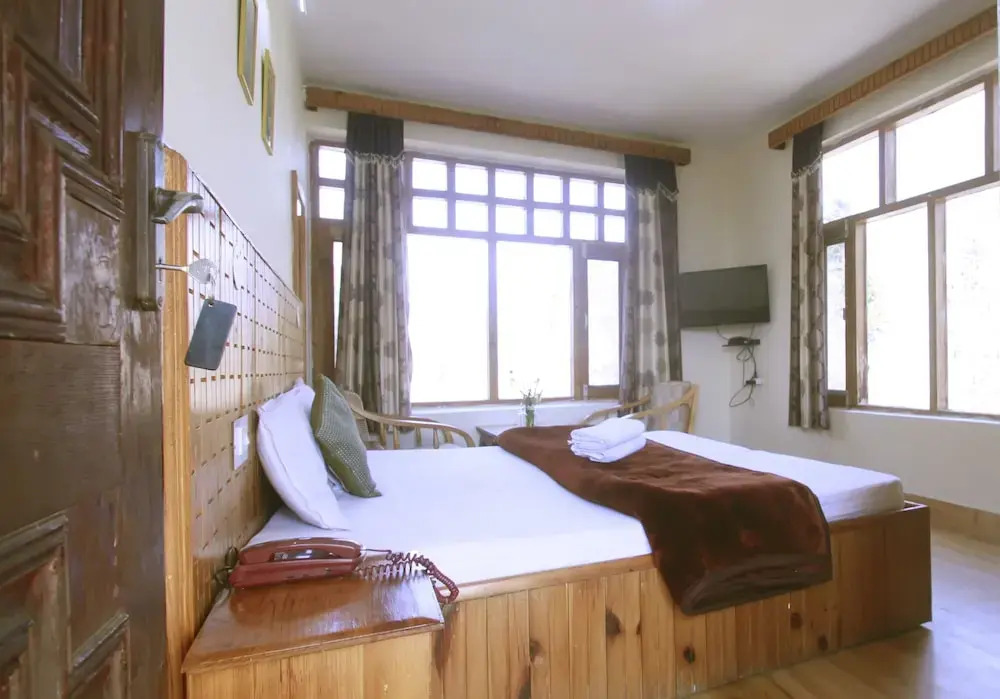 Hotel Chandertal Manali