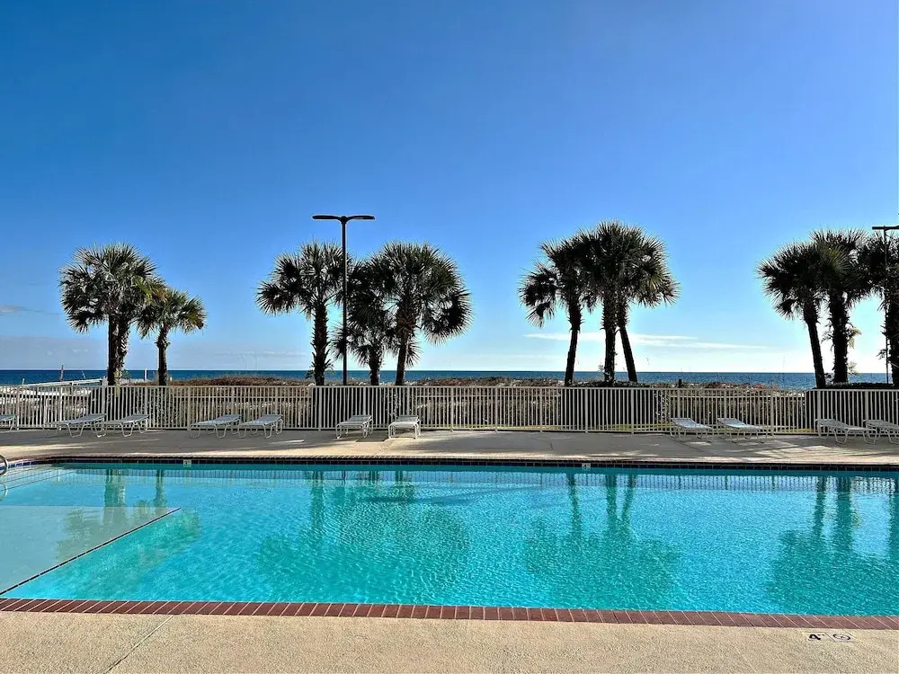 Regency Isle 703