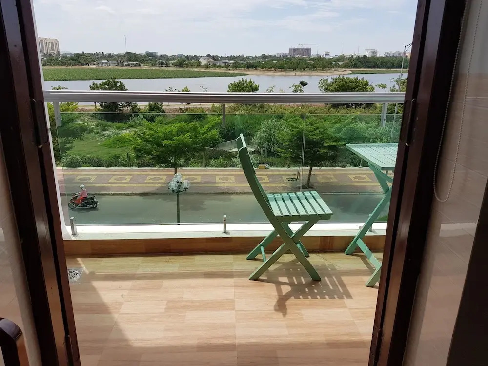 Khách sạn Ánh Đông