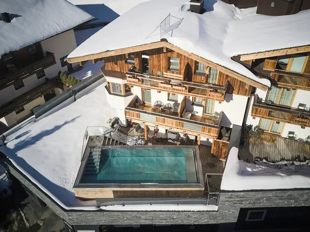 Hotel Astrid mit Panoramapool & inklusive JokerCard