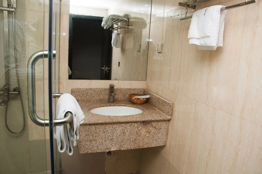 D'Palms Airport Hotel