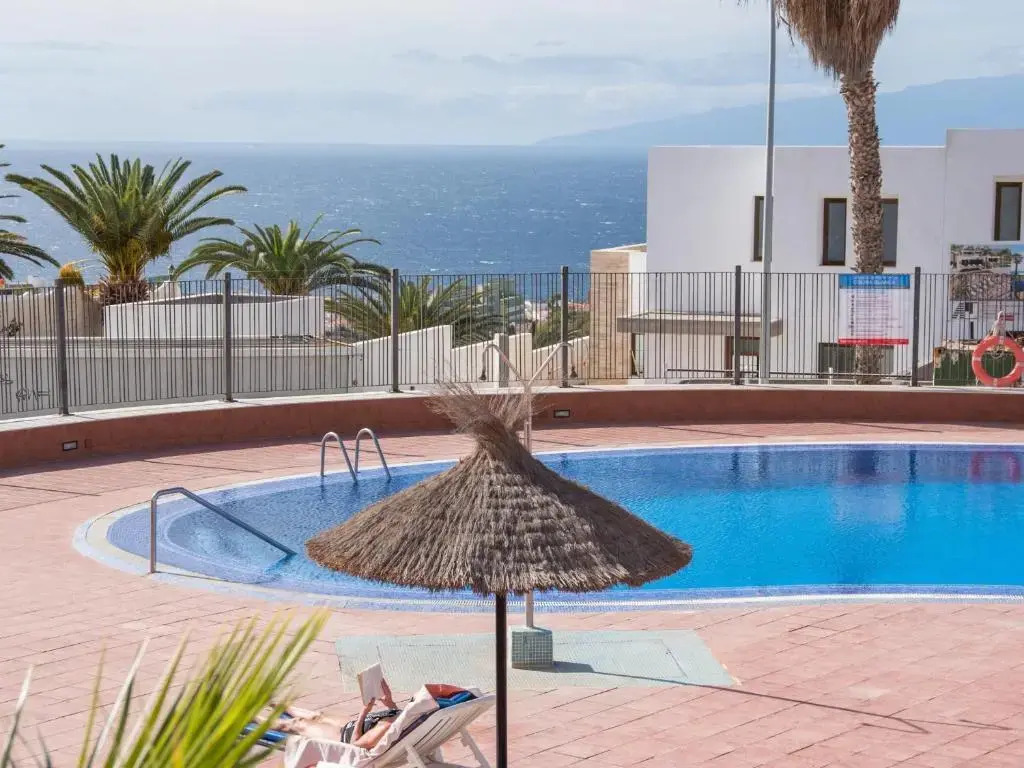 C103 big terrace, pool!