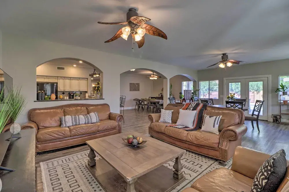 Lavish Family Escape w/ Game Room in Avondale