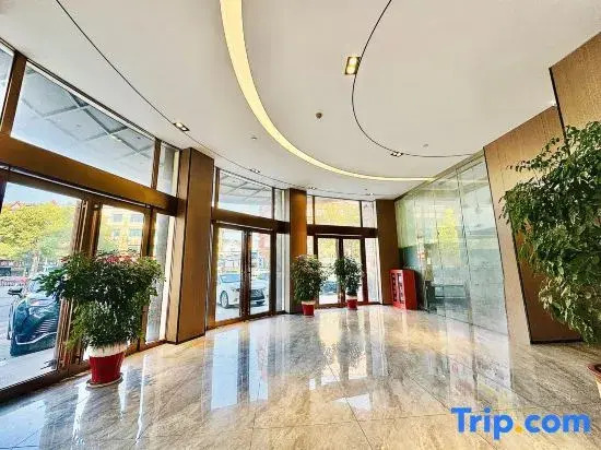 Liling Hehua Hotel (Lilingmen Porcelain City Ancient Rhyme One River Two Banks Branch)