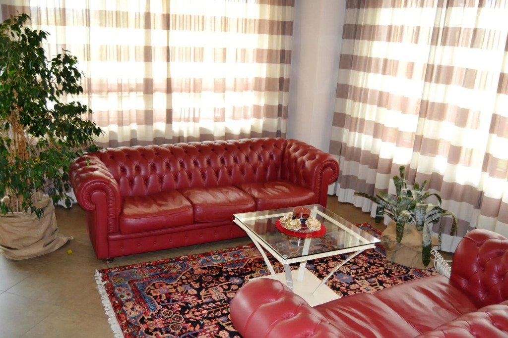 Giga Hotel
