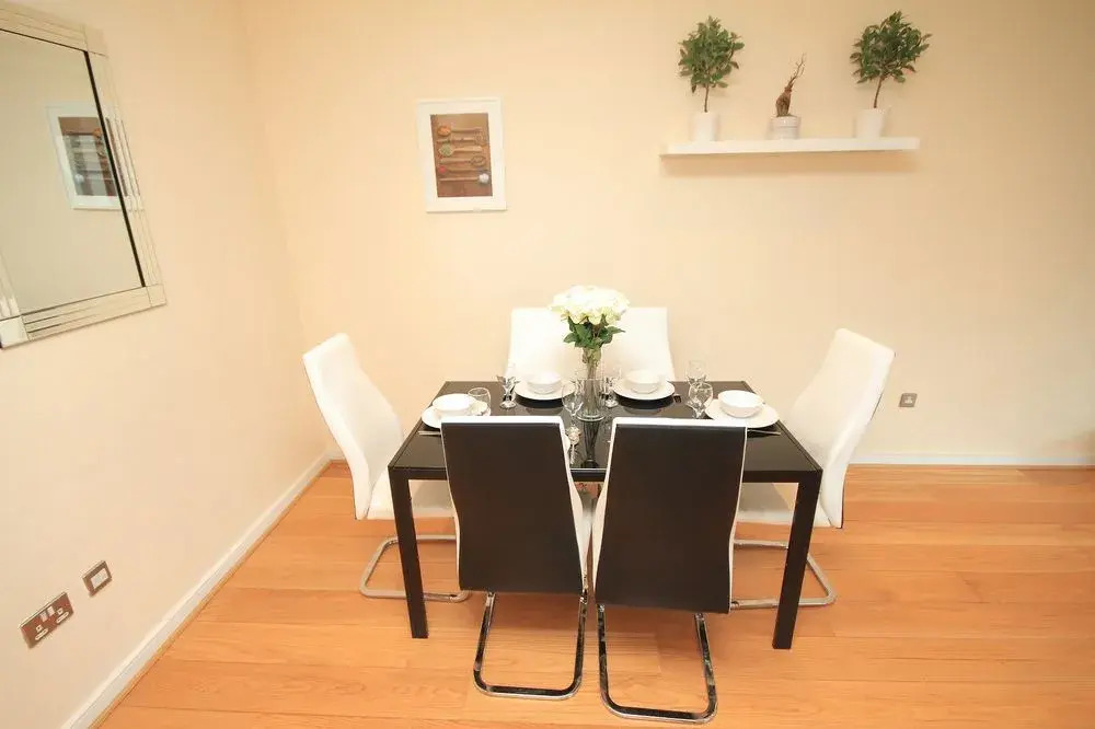 Forbes Street Suite Sleeps 10