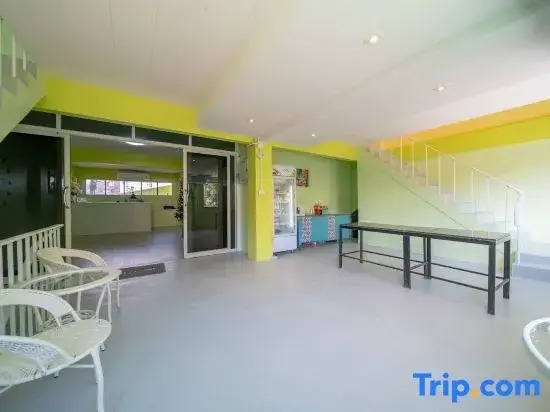 UrbanNest Hostel