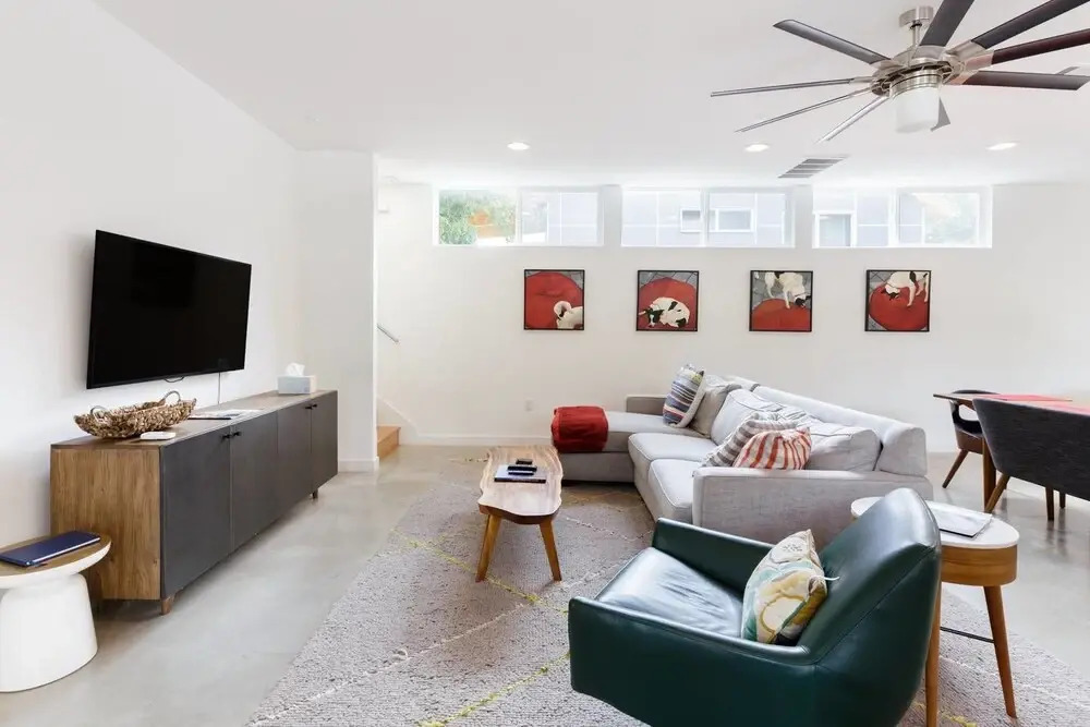 Bask in Light at an Artistic Townhouse Minutes From Downtown