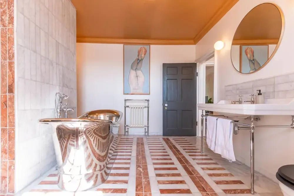 Georgian Luxury Margate Tnhouse Sleeps 11 by Adliv