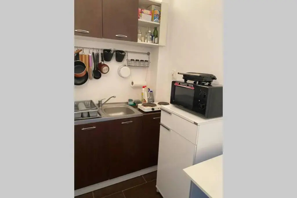 Extremely Quiet and Relaxing Apartment at the 4th Floor - No Elevator