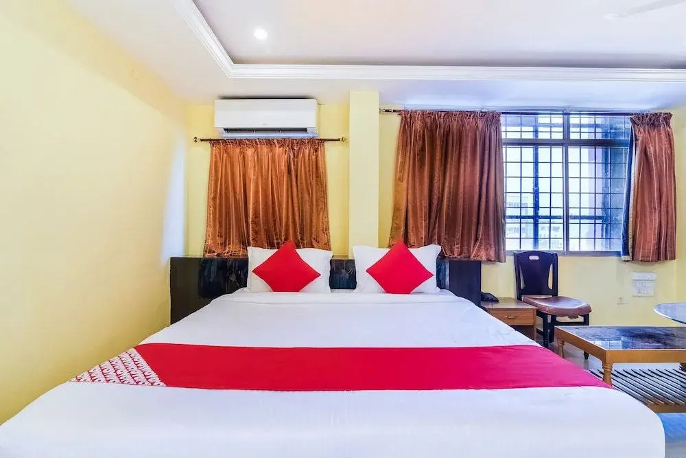 Oyo Flagship 41595 Gayatri Grand