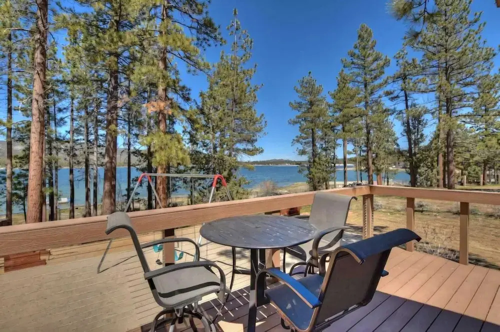 Sleeps 23 2 Homes, Lakefront, Private Dock, Hot Tub, Game Room, Swingset, View