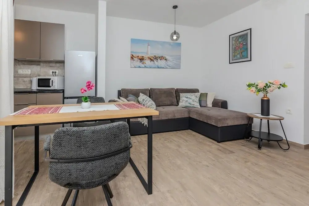 Apartment Mutak