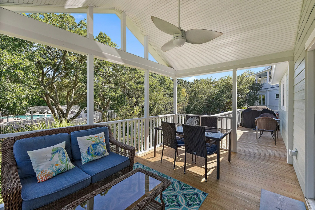 55 Pelican Bay by Avantstay Easy Beach Access + Shared Pool + Screened Porch + Ping Pong