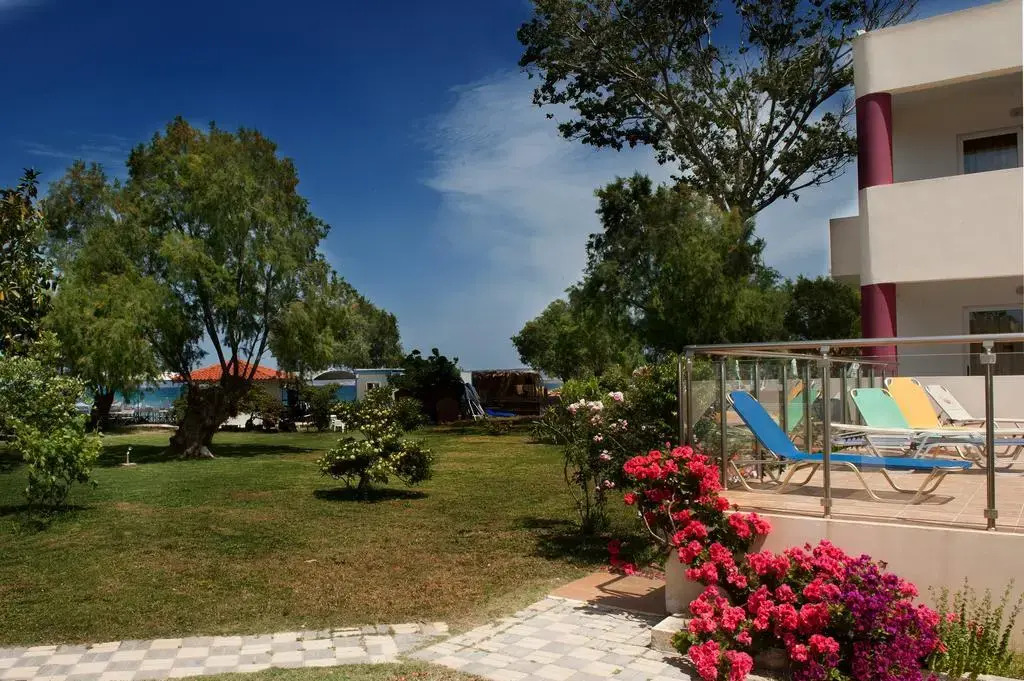 Thodorou Village
