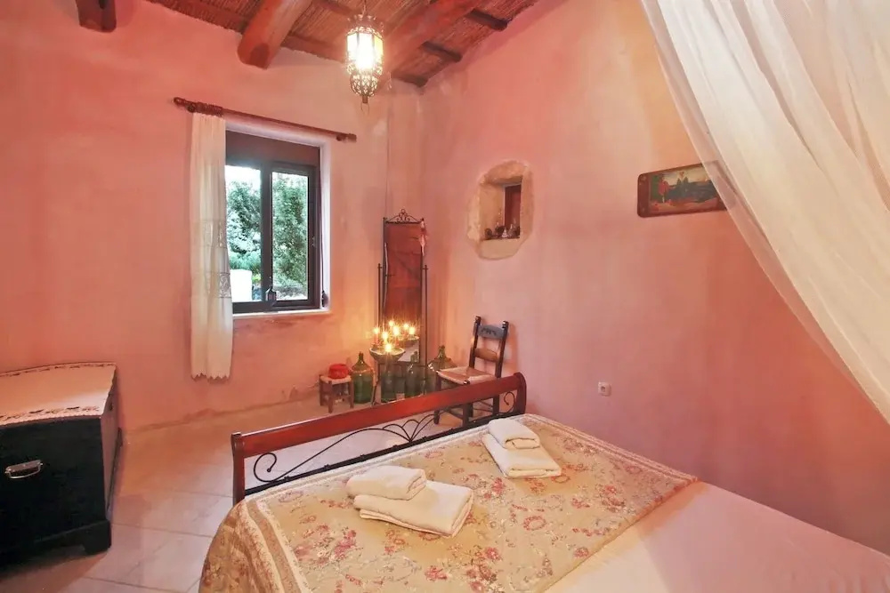 House with 2 bedrooms in Georgioupoli with wonderful mountain view enclosed garden and WiFi 3 km from the beach