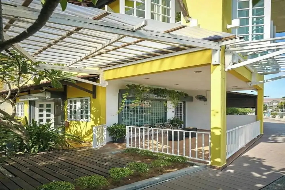 Sleepy Nomad Hostel