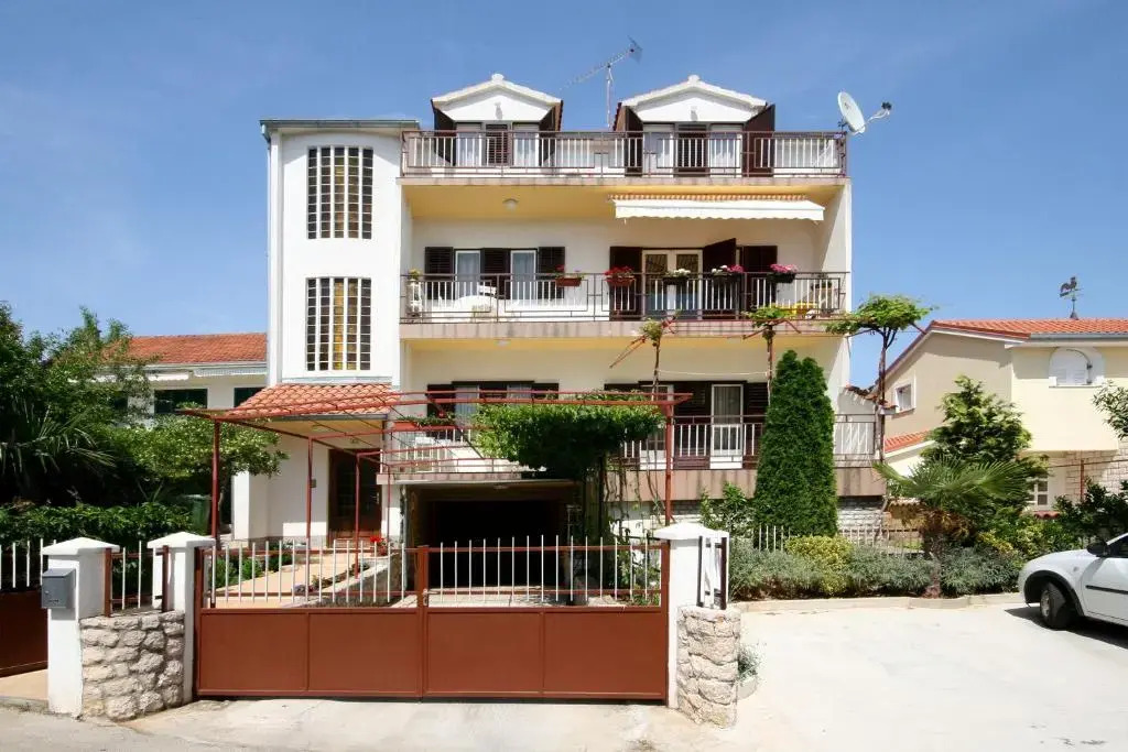 Apartment Petra