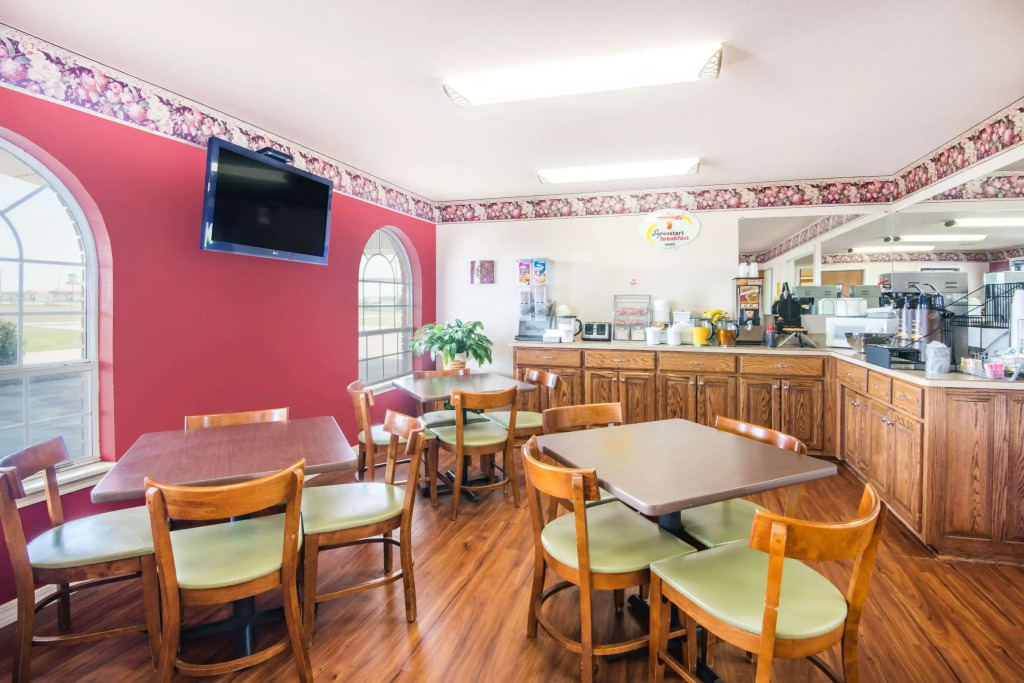 Super 8 by Wyndham Big Cabin/Vinita Area