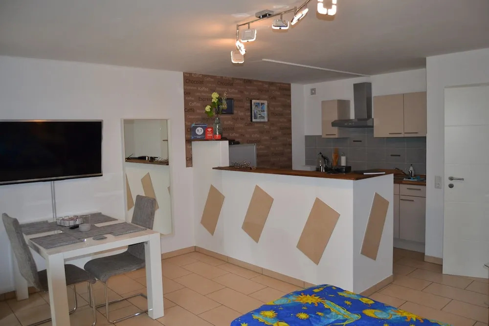 Ferienwohnung Schelsen - komplett modernisiert