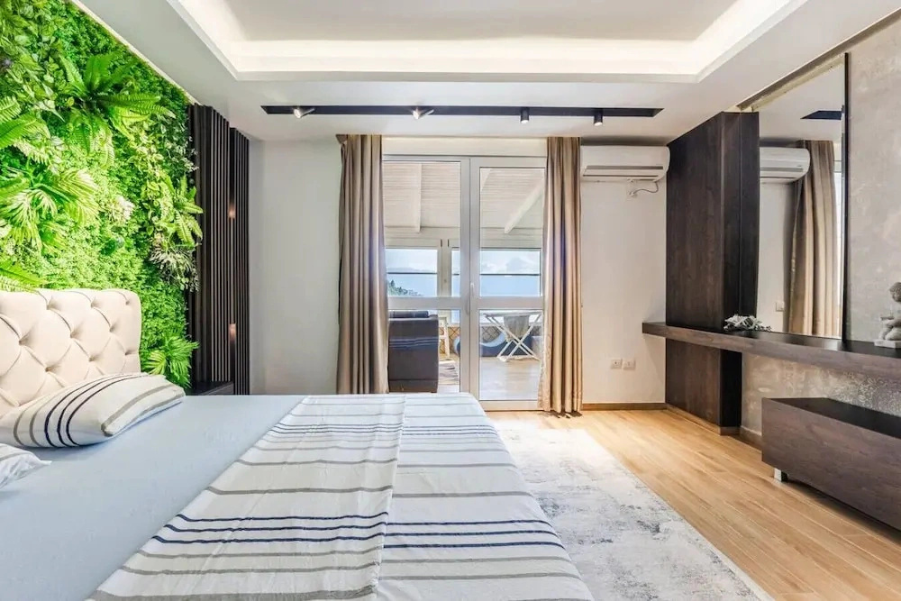 Vista Mare Horizon Beachfront 1BR Apartment