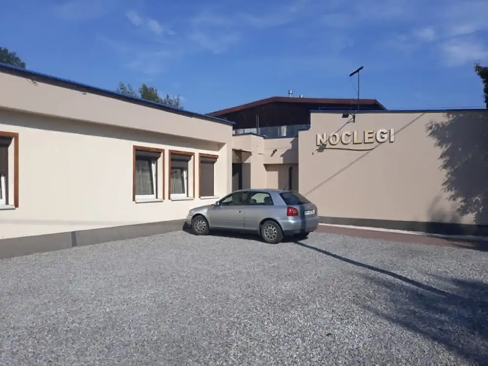 ETNA - Hostel -Noclegi Rzeszów 24 Pokoje -PARKING