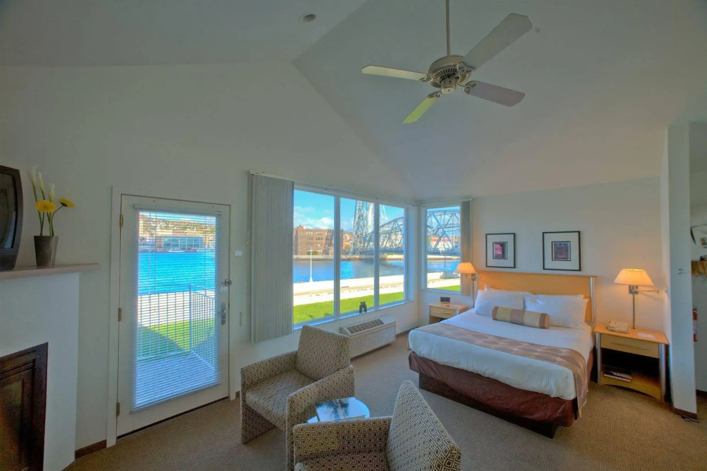 South Pier Inn