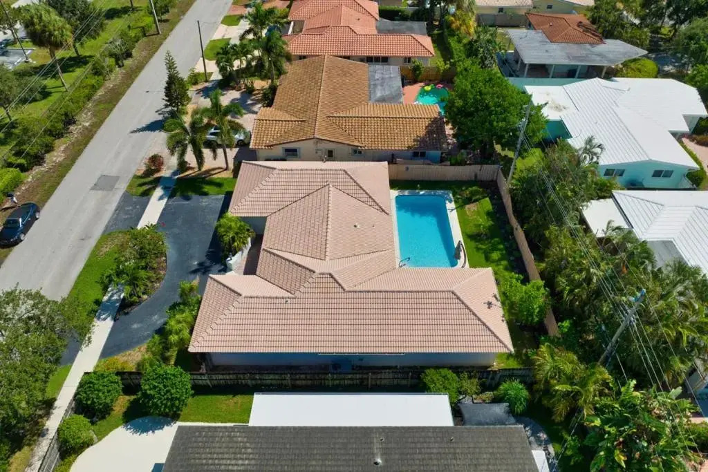Sail Away Beach Cottage Sleeps 10 Heated Pool