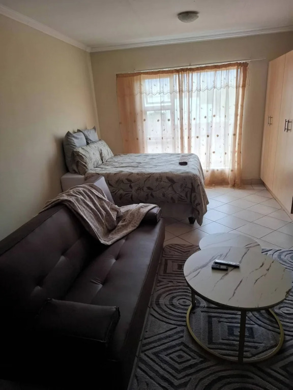 Serene 1-bedroom Apartment in Bloemfontein