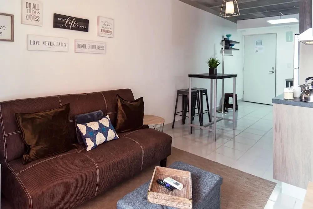 Departamento Centro, 2hab, 1 sofácama, 2 baños by Mty. Living T402