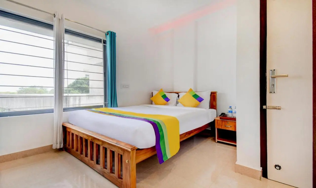 Itsy Hotels Vijaya Comforts, with BAR & restaurant