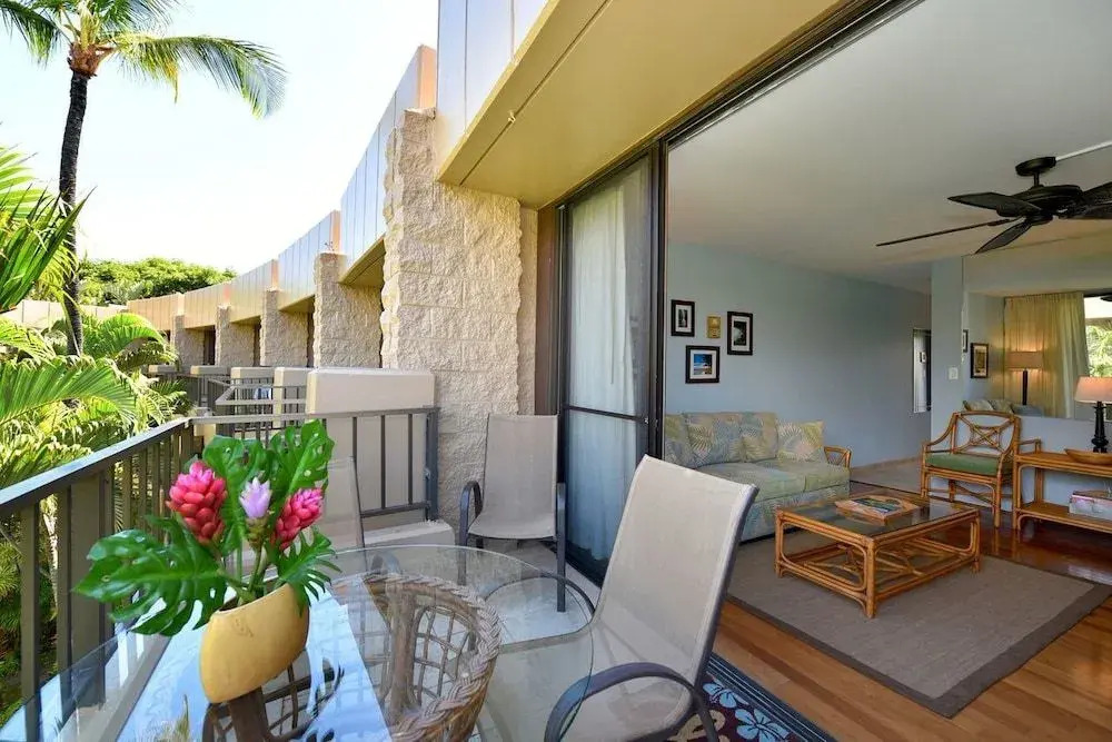 Paki Maui 415 by RedAwning