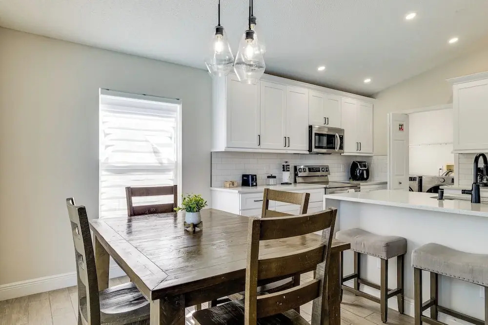 10 Mi Disney Gem: Game Room, Pool, Golf & Parks