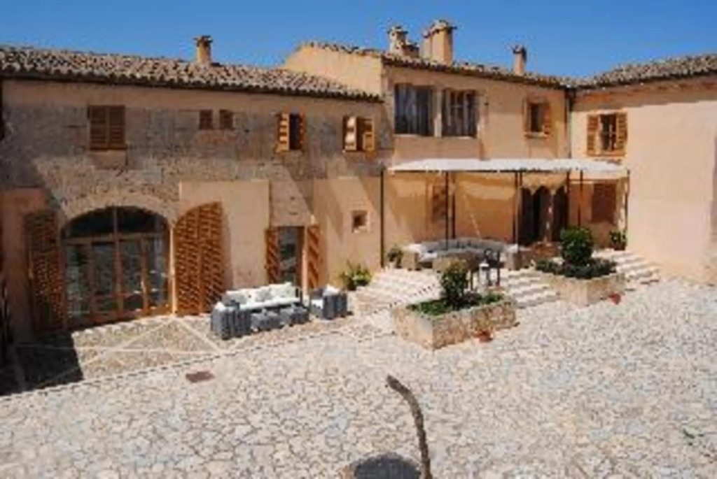 Hotel Rural Es Riquers