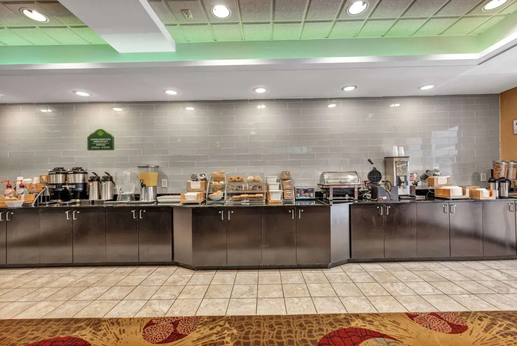 Holiday Inn Express & Suites Raleigh West - Lenovo Center by IHG