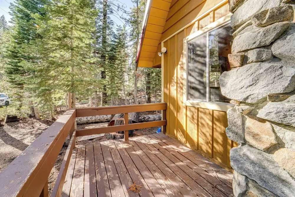 Near Slopes, Donner Lake & Trails! Woodsy Retreat