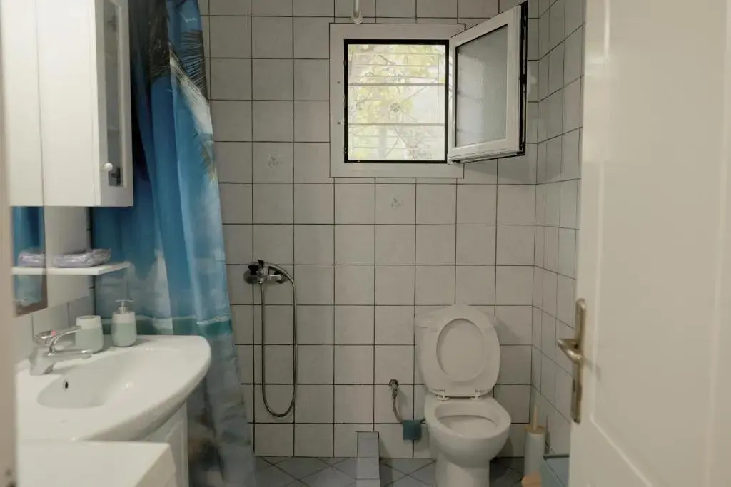 Close to Airport 5 Bedroom Villa by the Sea