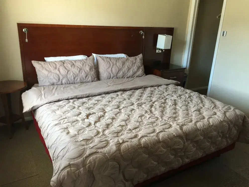 Circle R Motel