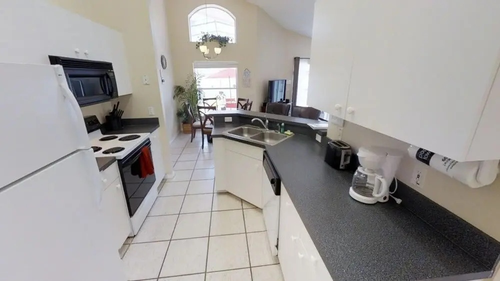 ACO FAMILY – 4 bd with pool (1520)